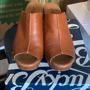 Wedge heel lucky brand leather sandal size 9